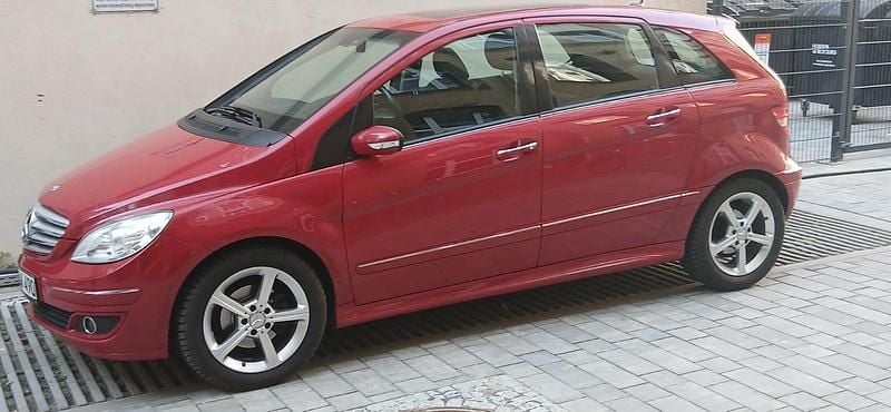 Gebraucht Mercedes E200 193 PS (141 kW) 2006 Rot Kombi