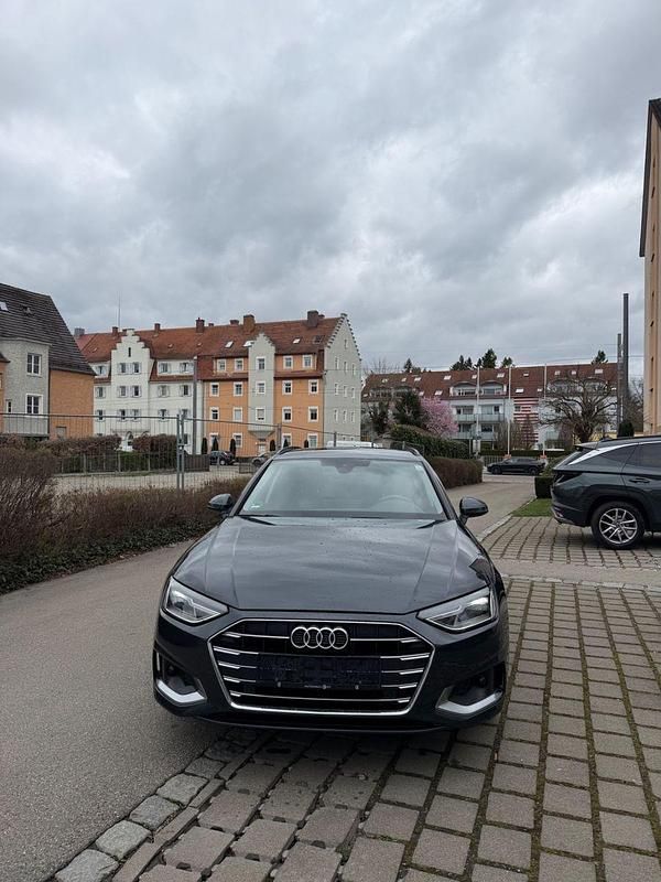 Gebraucht Audi A4 Advanced Plus 163 PS (119 kW) 2022 Grau Kombi