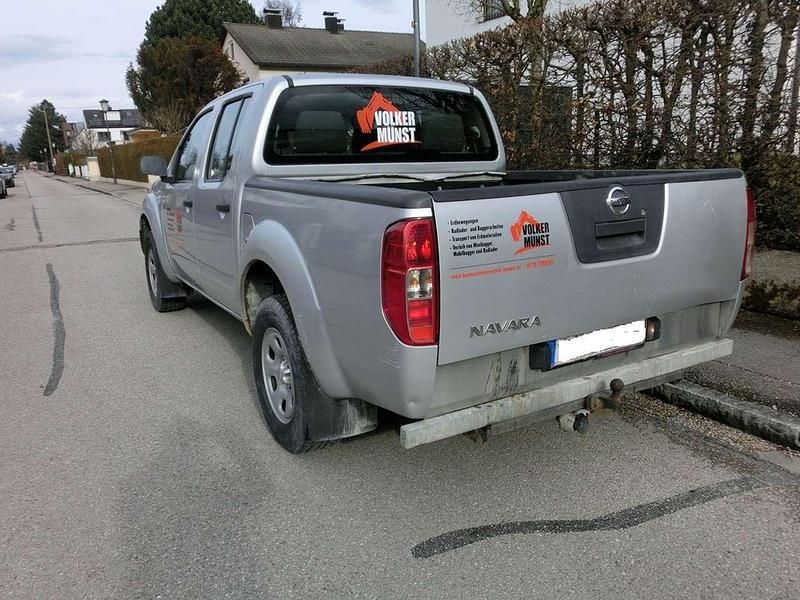 Gebraucht Nissan Navara 174 PS (127 kW) 2005 Silber Abholung