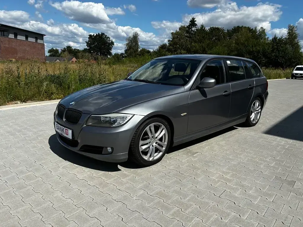 Gebraucht BMW 320 Performance 177 PS (130 kW) 2009 Grau Kombi