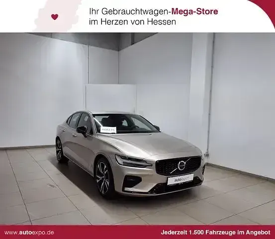 Używany Volvo S60 Plus 250 KM (183 kW) 2023 Sedan/Limuzyna