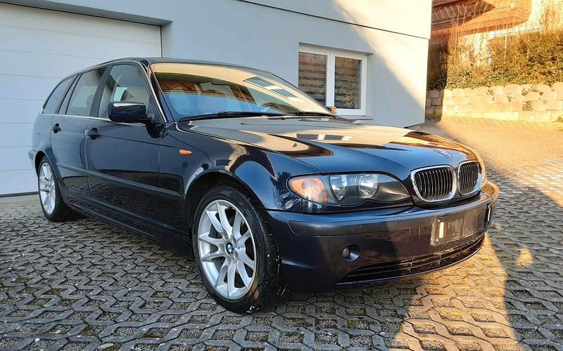 Gebraucht BMW 325 192 PS (141 kW) 2002 Blau Kombi