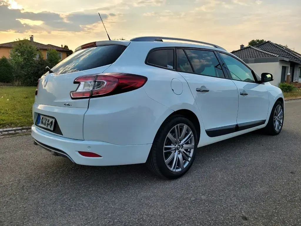 Gebraucht Renault Mégane GT Line Dynamique 131 PS (96 kW) 2010 Weiß Limousine