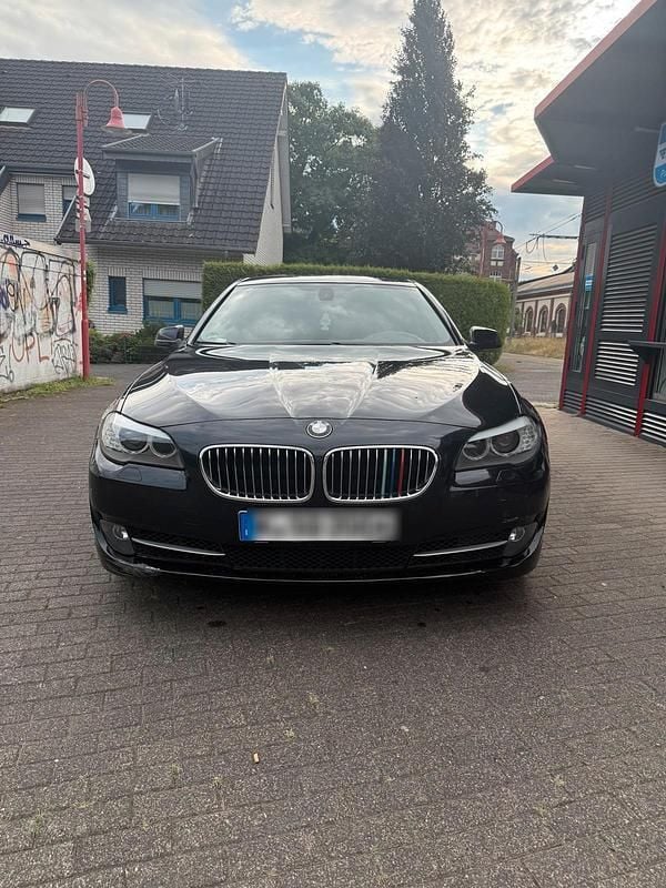 Schwarz Gebraucht 2012 BMW 520 Limousine | 7.000 € (Superpreis) - Bild 1/4