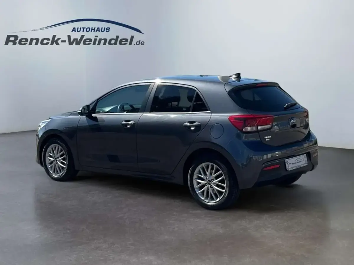 Gebraucht Kia Rio DREAM-TEAM Edition 101 PS (74 kW) 2019 Grau Limousine