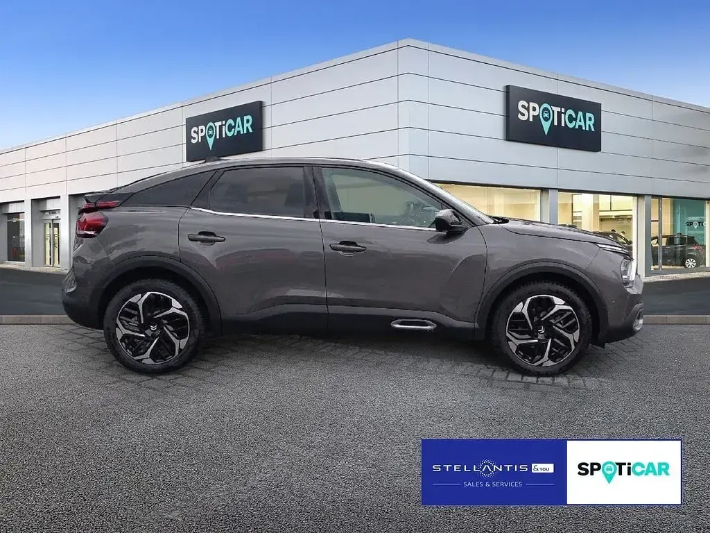 Gebraucht Citroën C4 Shine 131 PS (96 kW) 2024 Grau SUV