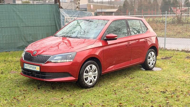 Gebraucht Skoda Fabia Ambition 90 PS (66 kW) 2015 Rot Limousine