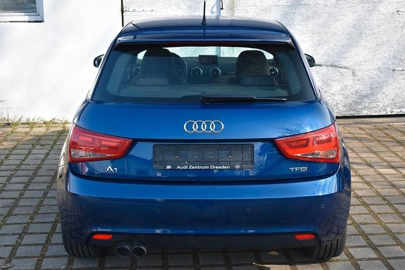 Gebraucht Audi A1 Ambition 122 PS (89 kW) 2010 Blau Kleinwagen