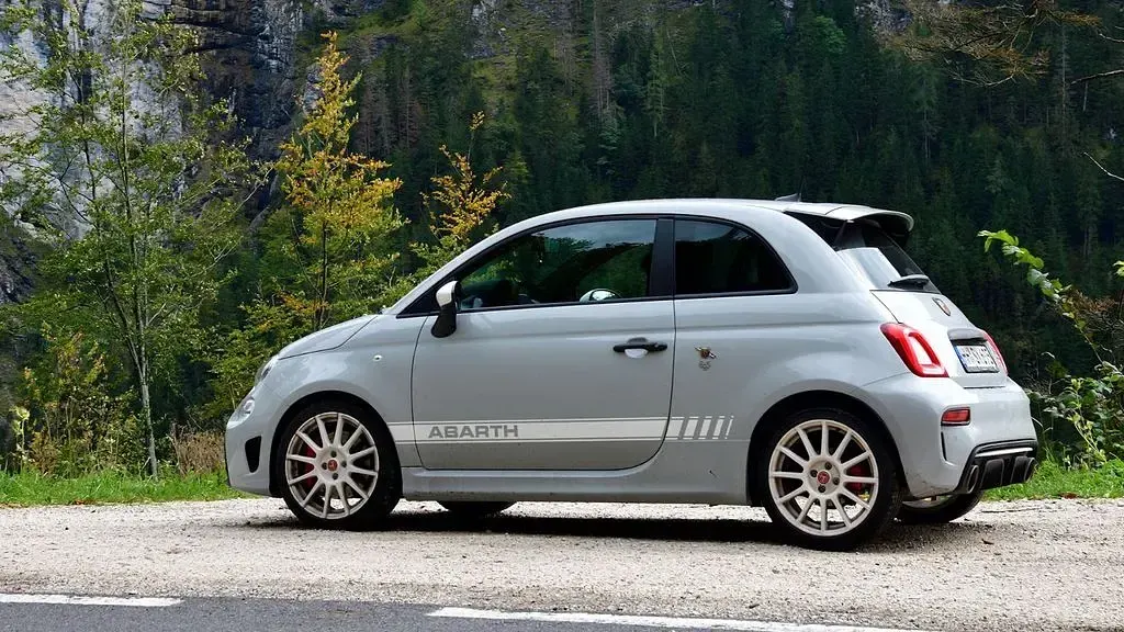 Gebraucht Abarth 695 Esseesse 179 PS (131 kW) 2022 Grau Kleinwagen