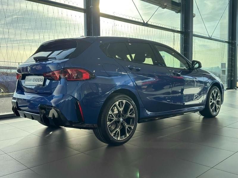 Neu BMW 120 Performance 170 PS (125 kW) 2026 Blau Kleinwagen