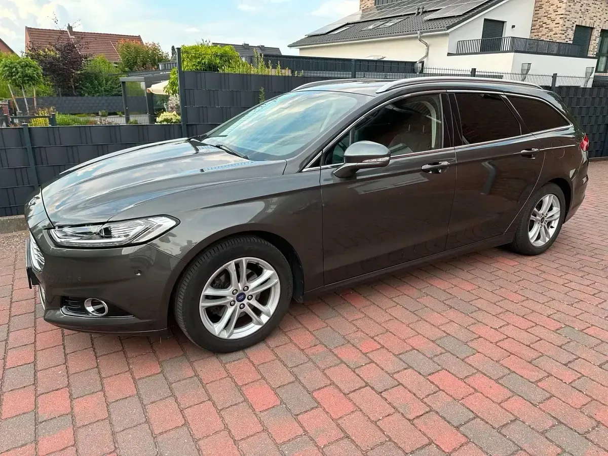 Gebraucht Ford Mondeo Titanium 150 PS (110 kW) 2018 Grau Kombi