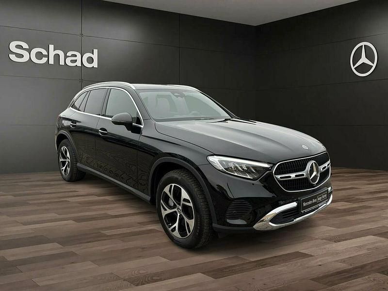 Gebraucht Mercedes GLC300e 333 PS (244 kW) 2024 Unilack schwarz SUV