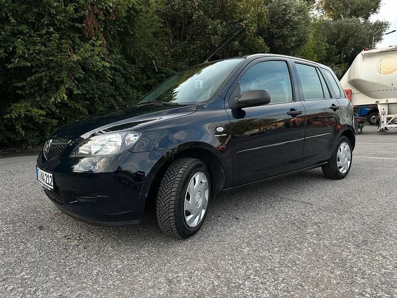 Blau Gebraucht 2005 Mazda 2 Kleinwagen | 3.800 € - Bild 1/4