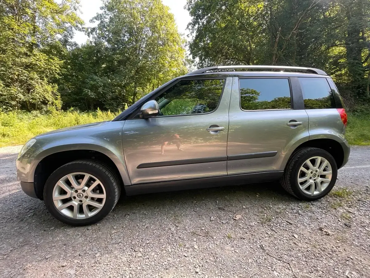 Gebraucht Skoda Yeti 105 PS (77 kW) 2012 Grau SUV