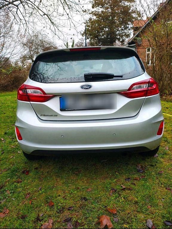 Gebraucht Ford Fiesta Cool & Connect 86 PS (63 kW) 2019 Silber Limousine