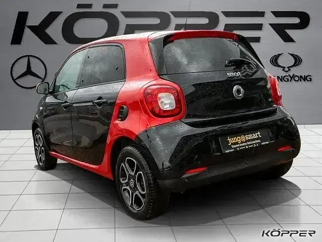 Usata Smart ForFour 90 CV (66 kW) 2019 Nero Utilitaria
