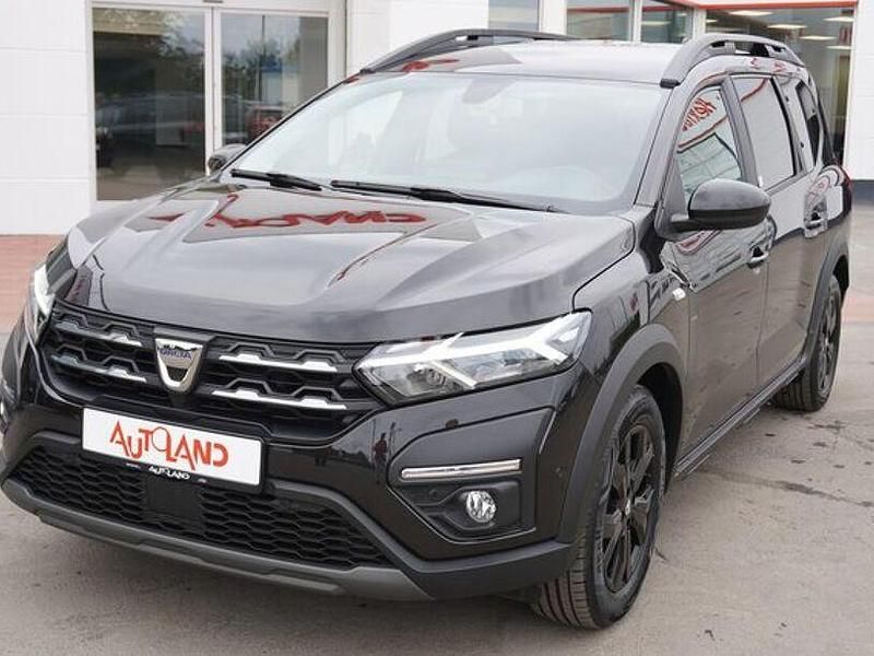 Schwarz Gebraucht 2022 Dacia Jogger Extreme Van / Kleinbus | 19.990 € (Teuer) - Bild 1/4