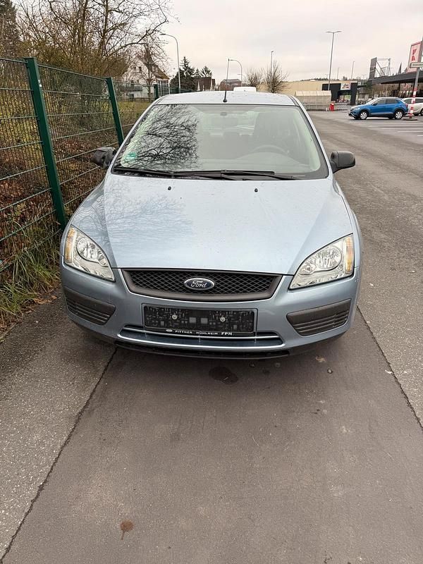 Blau Gebraucht 2006 Ford Focus Limousine | 1.499 € (Superpreis) - Bild 1/4