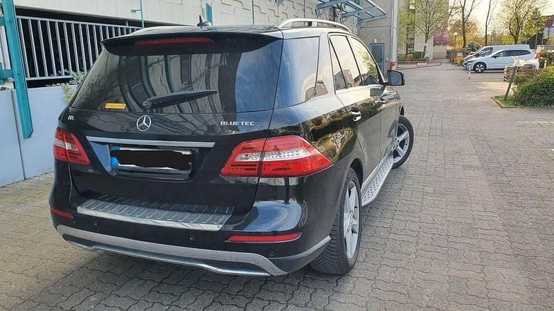Gebraucht Mercedes ML350 258 PS (189 kW) 2014 Schwarz SUV