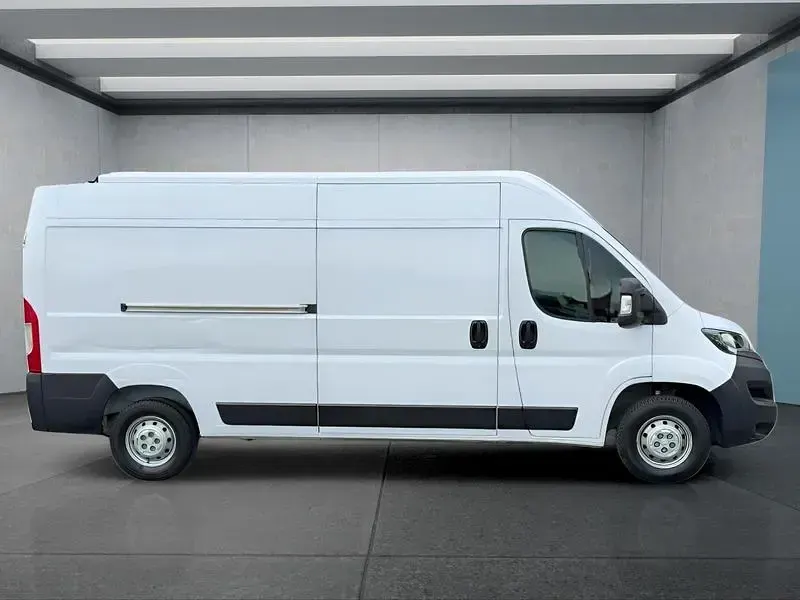 Gebraucht Peugeot Boxer 140 PS (102 kW) 2024 Weiß Van