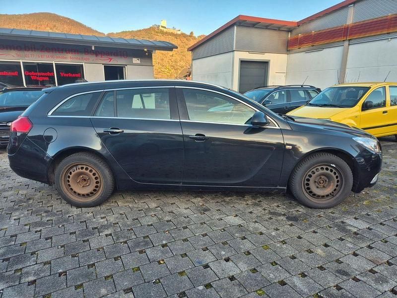 Gebraucht Opel Insignia Edition 131 PS (96 kW) 2010 Schwarz Kombi