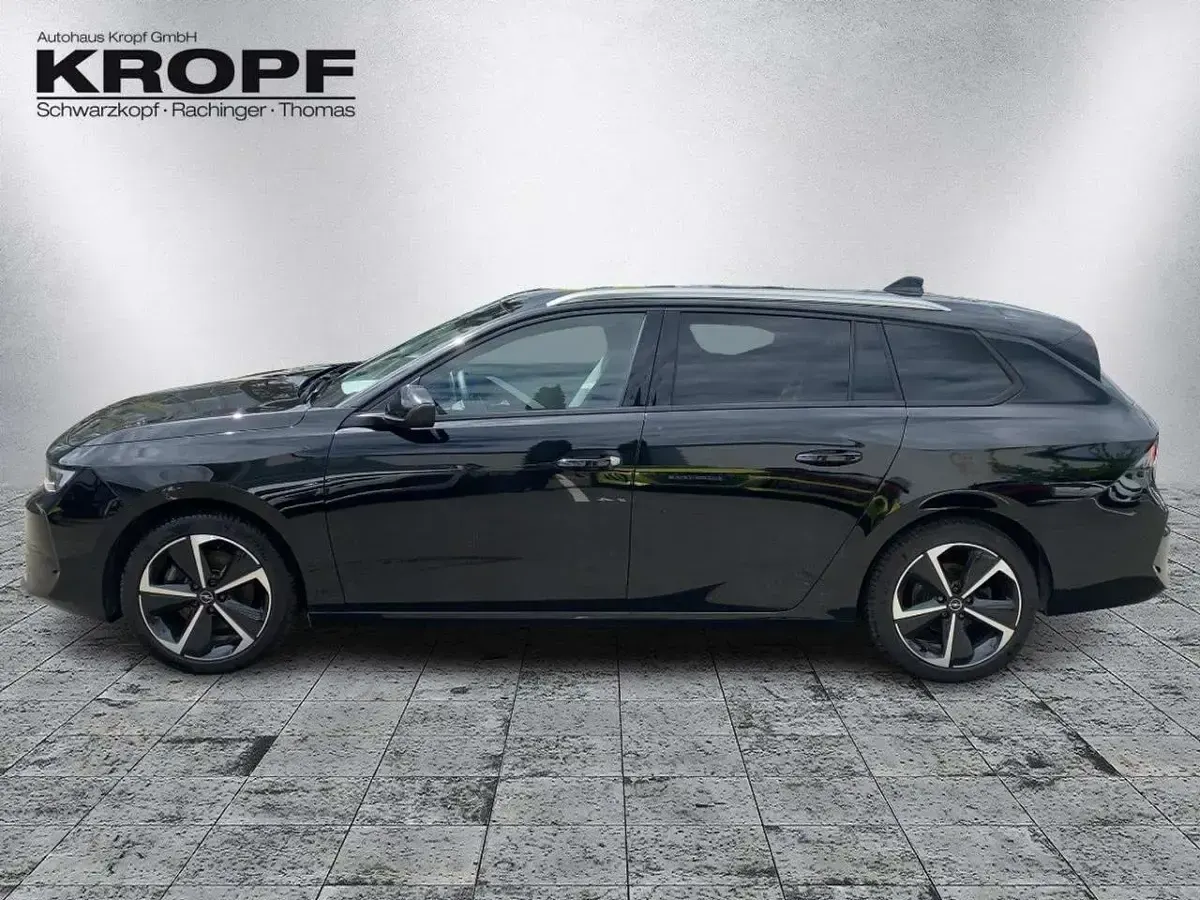 Gebraucht Opel Astra Elegance 131 PS (96 kW) 2023 Lackierung schwarz perla nera/ Kombi