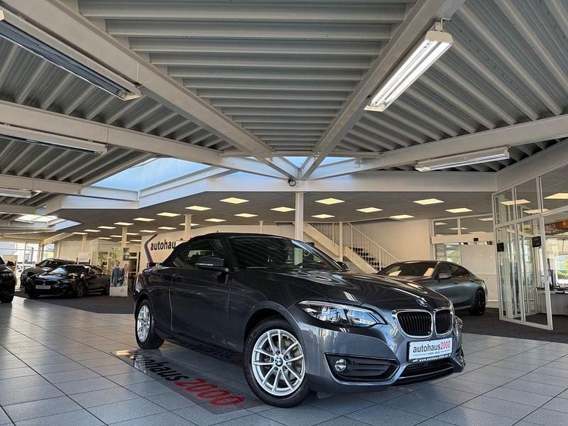Grau Gebraucht 2017 BMW 218 Advantage Cabrio | 16.950 € (Fairer Preis) - Bild 1/4