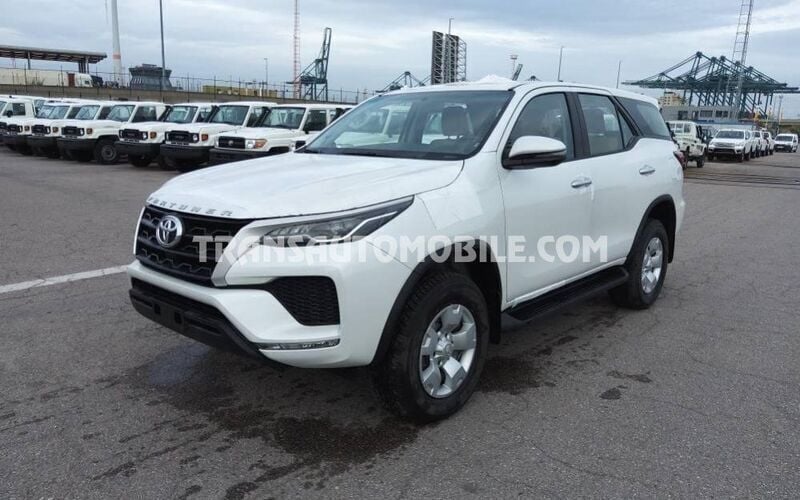 Schwarz Neu 2024 Toyota Fortuner SUV | 34.500 € - Bild 1/3