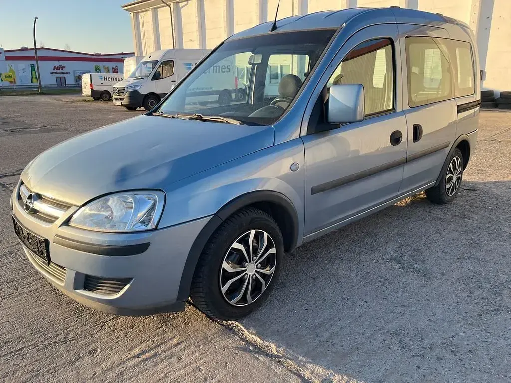 Używany Opel Combo 69 KM (50 kW) 2005 Niebieski Minivan