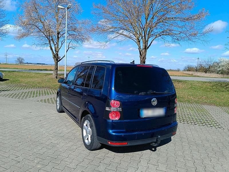 Gebraucht VW Touran 140 PS (102 kW) 2007 Blau Van / Kleinbus