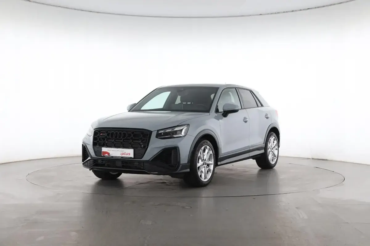 Gebraucht Audi SQ2 Sport 300 PS (220 kW) 2025 Grau SUV
