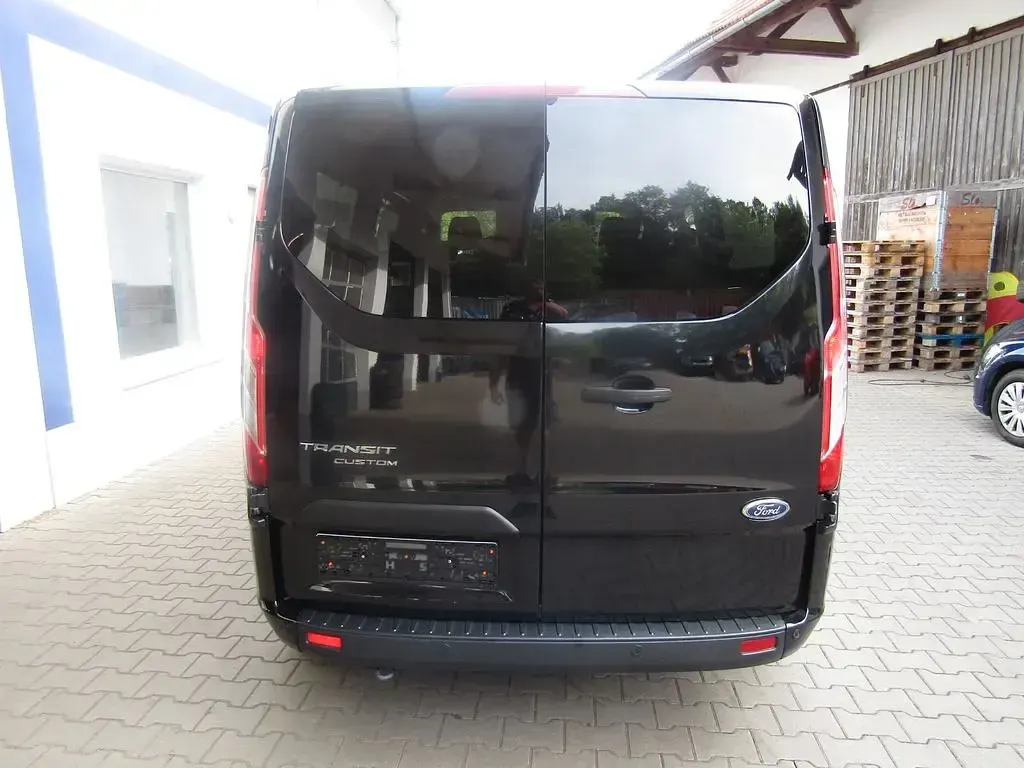 Gebraucht Ford Transit Custom 131 PS (96 kW) 2022 Agate black Van / Kleinbus
