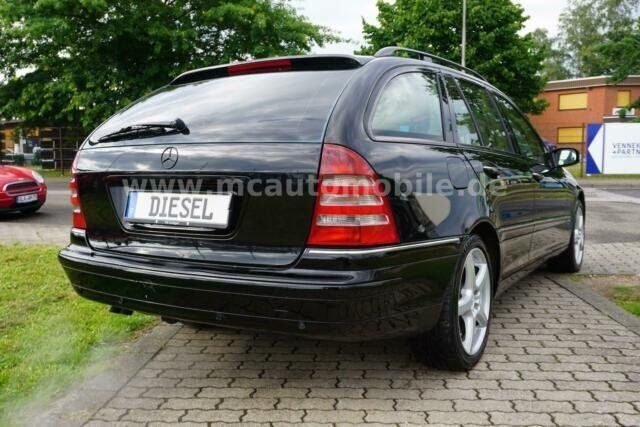 Gebraucht Mercedes C200 122 PS (89 kW) 2003 Schwarz Kombi