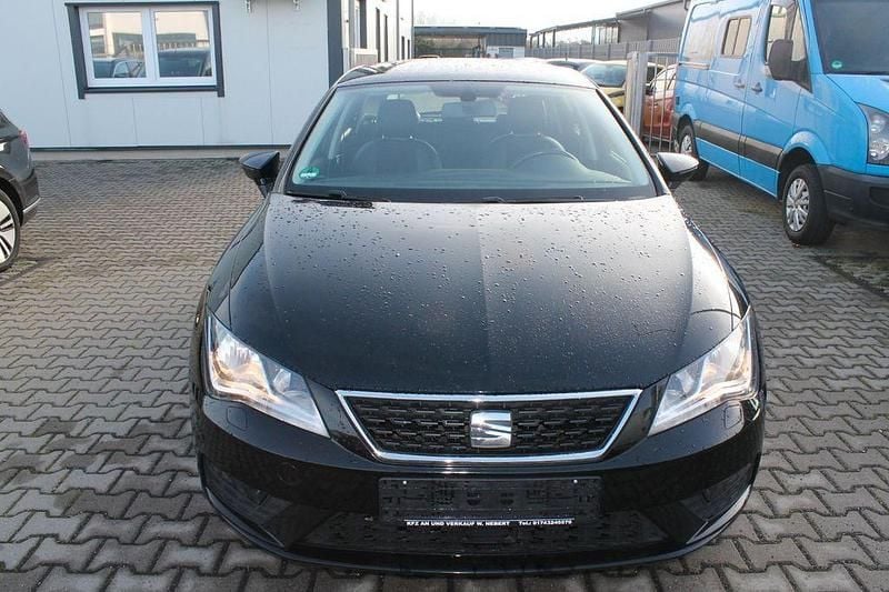 Schwarz Gebraucht 2020 Seat Leon Style Limousine | 10.950 € (Superpreis) - Bild 1/4