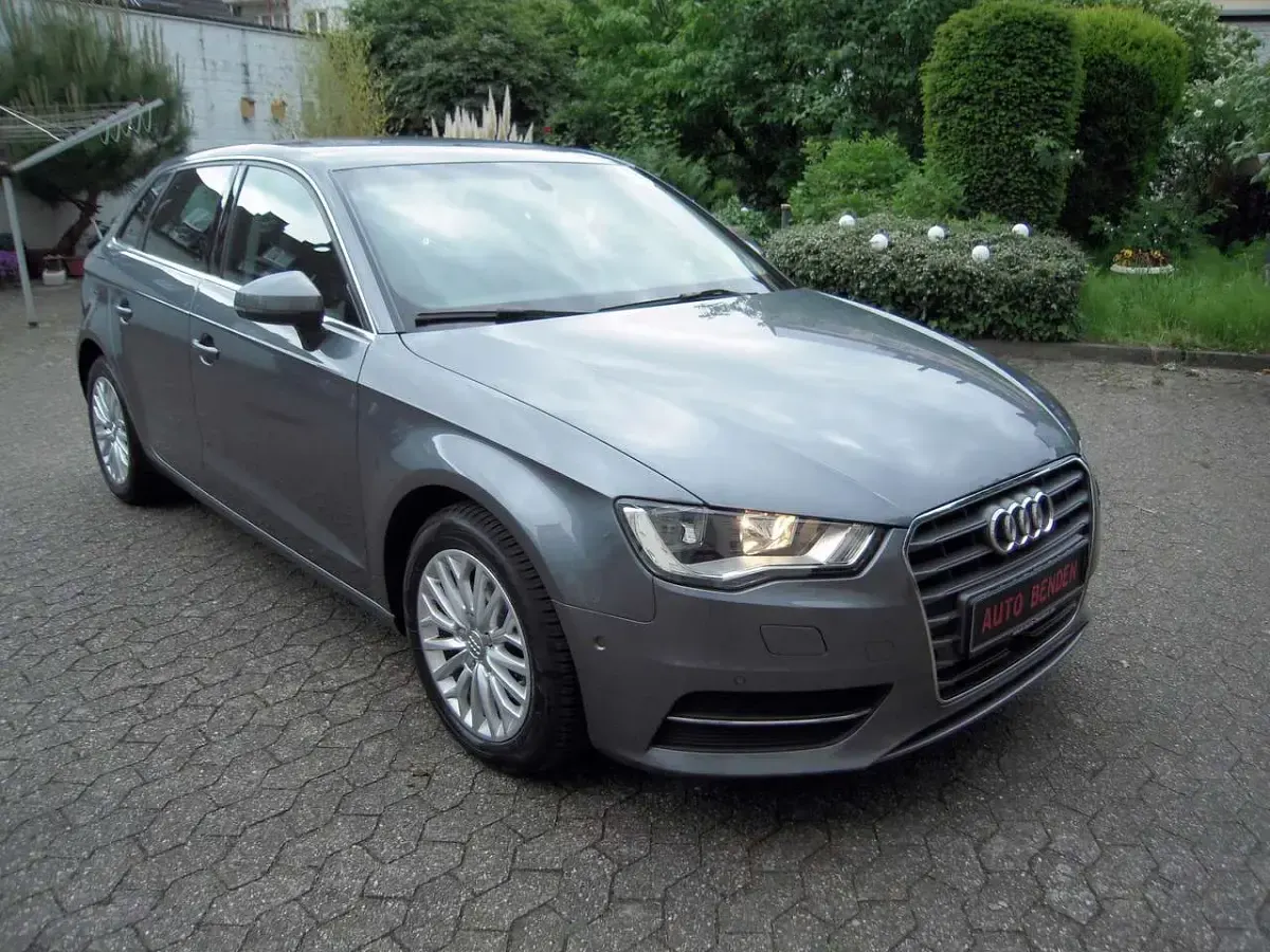 Gebraucht Audi A3 Ambiente 122 PS (89 kW) 2014 Monsungrau metallic Kleinwagen