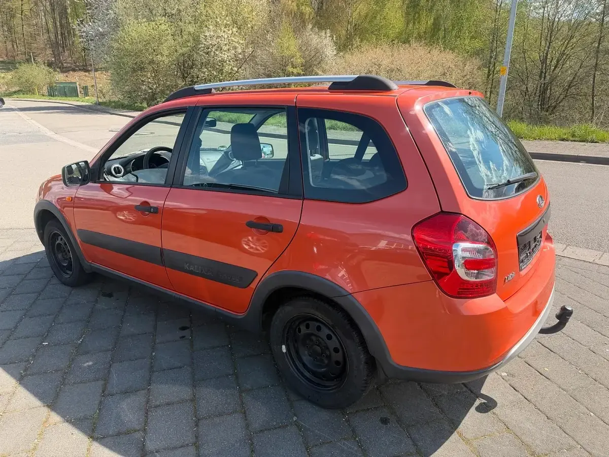 Gebraucht Lada Kalina 98 PS (72 kW) 2016 Orange Kombi