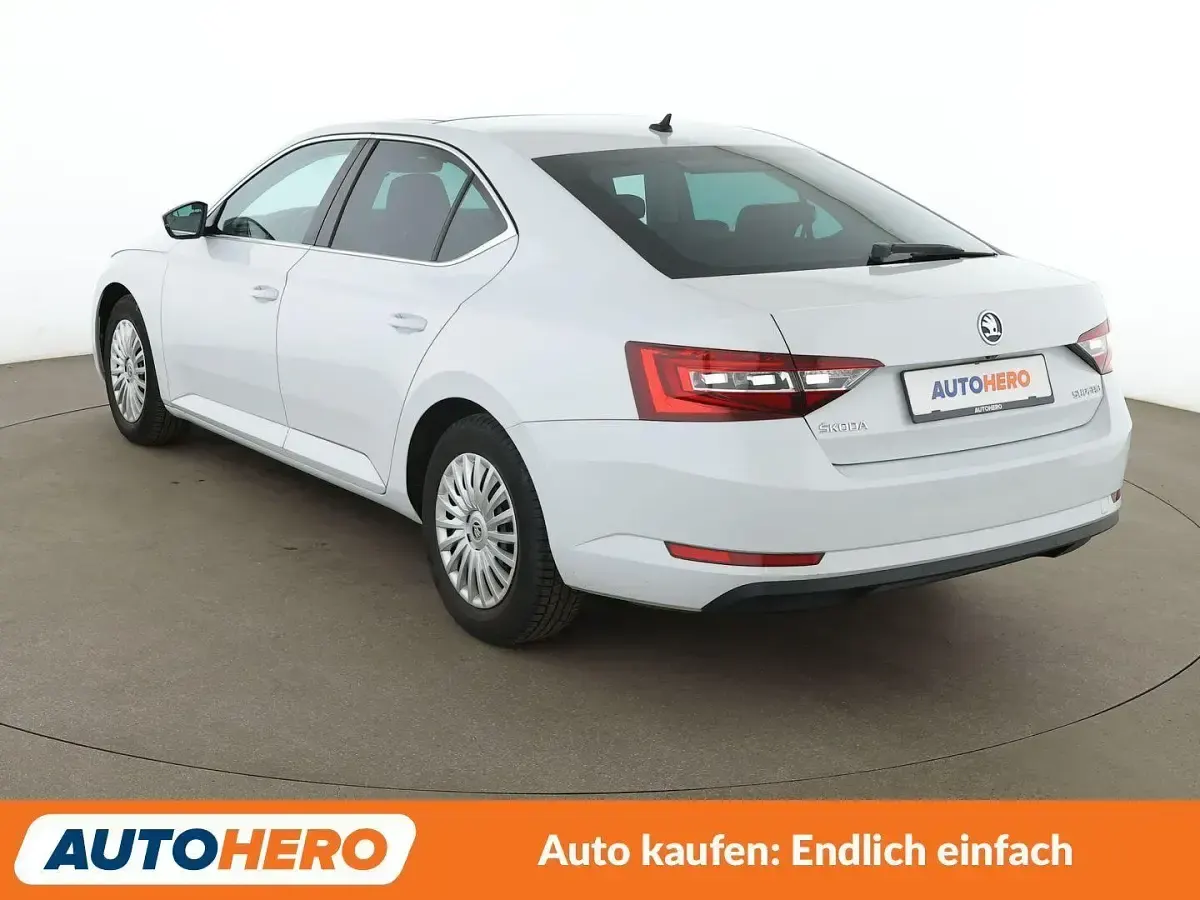 Gebraucht Skoda Superb Style 190 PS (139 kW) 2016 Weiß Limousine