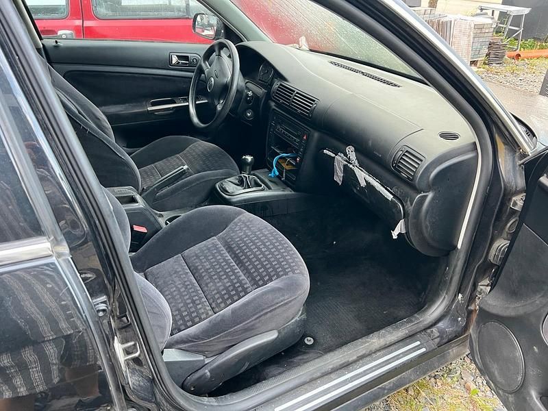 Gebraucht 2002 VW Passat Kombi | 600 € (Superpreis) - Bild 1/4