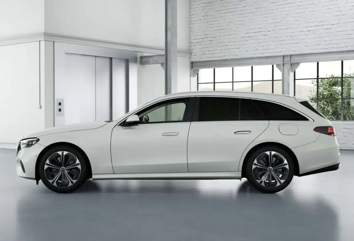 Gebraucht Mercedes E300 Avantgarde 197 PS (144 kW) 2024 Weiss manufaktur lack manufakt Kombi