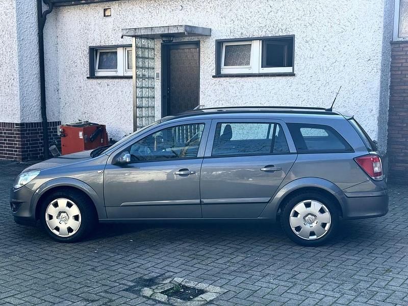 Gebraucht Opel Astra 101 PS (74 kW) 2007 Grau Limousine