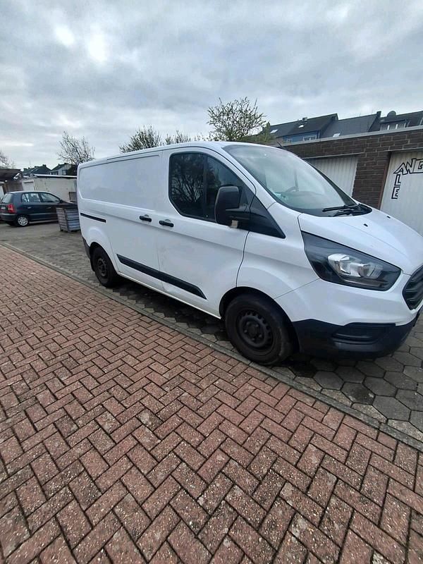 Gebraucht Ford Transit Custom 105 PS (77 kW) 2018 Weiß Van / Kleinbus