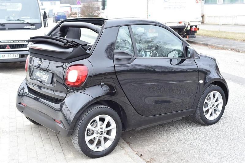 Gebraucht Smart ForTwo Cabrio 90 PS (66 kW) 2017 Schwarz Cabrio