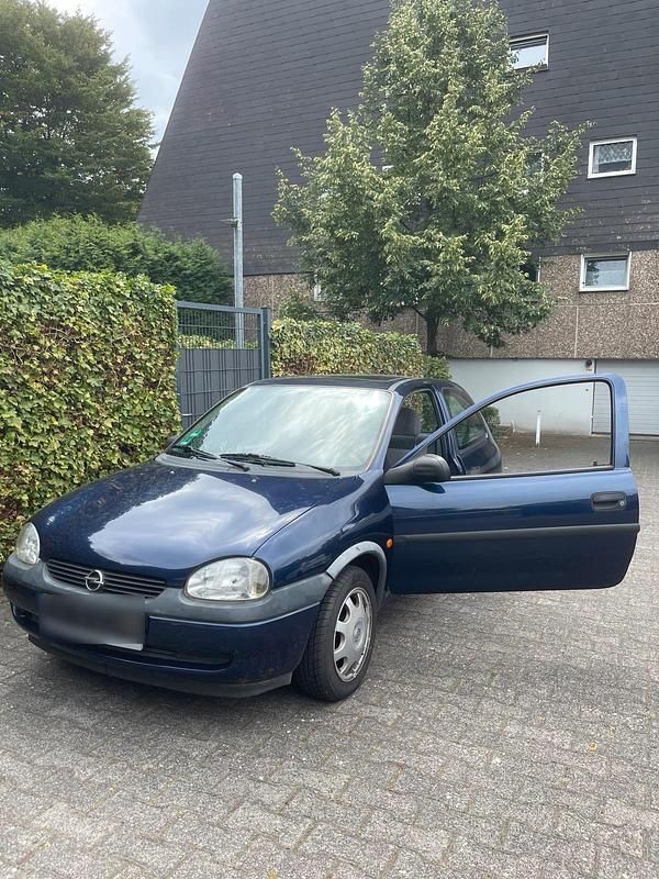 Gelb Gebraucht 2000 Opel Corsa Kleinwagen | 549 € (Fairer Preis) - Bild 1/4