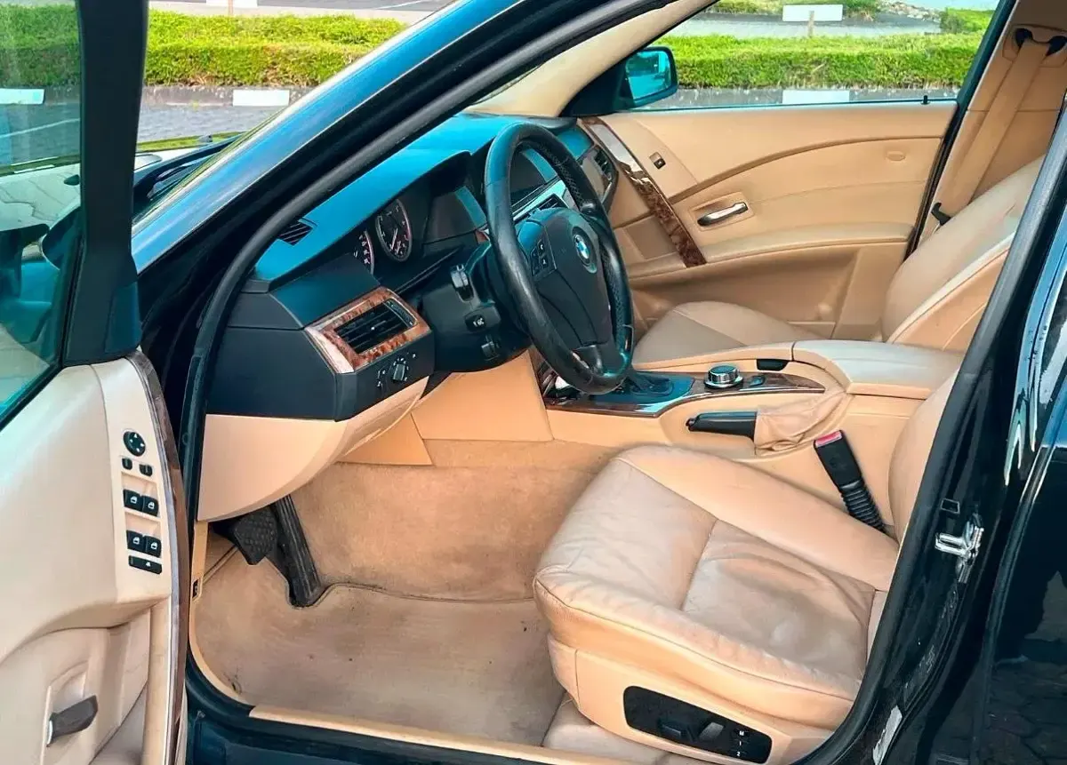 Gebraucht BMW 523 177 PS (130 kW) 2007 Schwarz Kombi