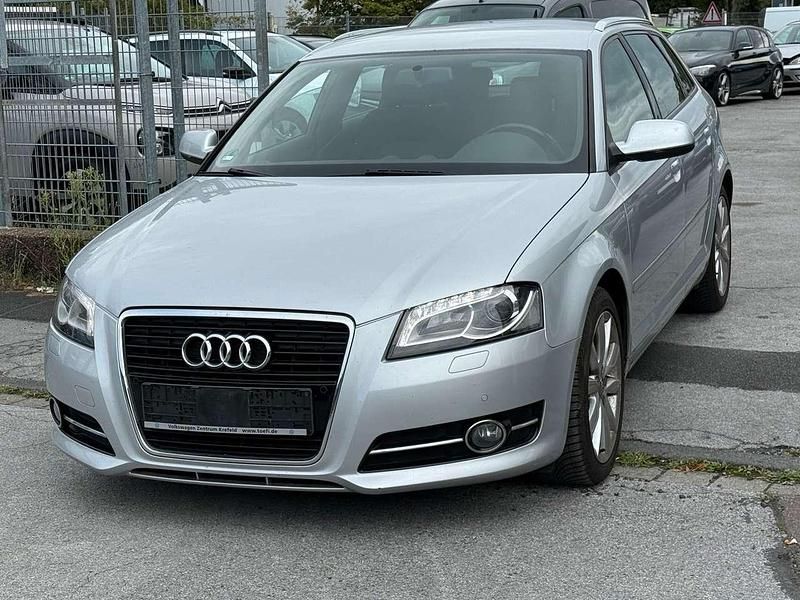 Eissilber Gebraucht 2011 Audi A3 Ambition Kleinwagen | 5.700 € (Fairer Preis) - Bild 1/4
