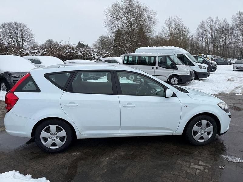 Gebraucht Kia Ceed Sportswagon Edition 7 116 PS (85 kW) 2012 Weiß Kombi