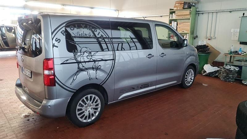 Silber Gebraucht 2020 Opel Zafira Life Selection Van | 25.950 € (Guter Preis) - Bild 1/4