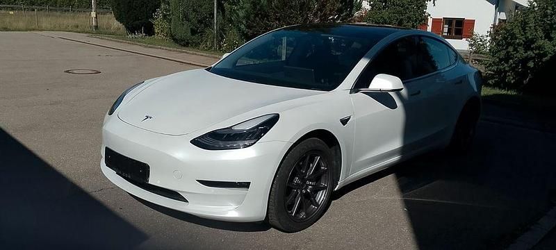 Weiß Gebraucht 2019 Tesla Model 3 Limousine | 19.000 € (Guter Preis) - Bild 1/4