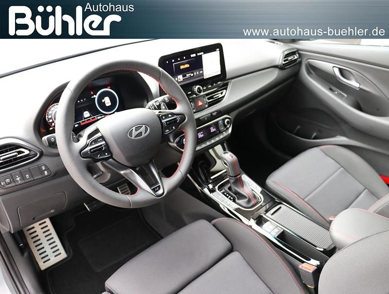 Neu Hyundai i30 N Line 150 PS (110 kW) 2026 Engine red Limousine