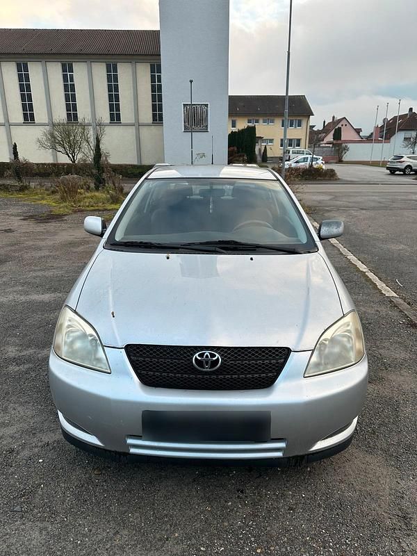 Gebraucht Toyota Corolla 96 PS (70 kW) 2002 Silber Kleinwagen